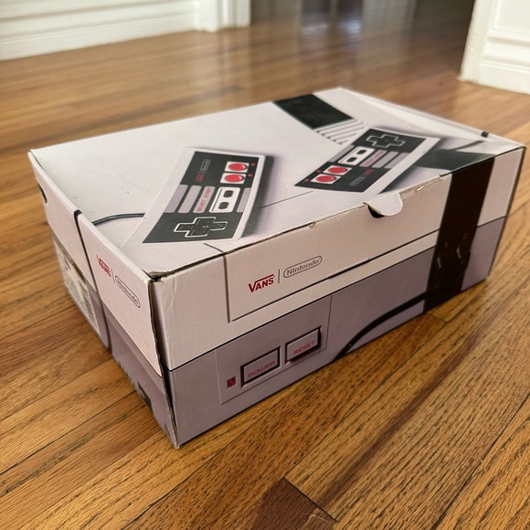 Vans x Nintendo SUPER Limited Edition Sk8-Hi Sneakers - Picture 4 of 9